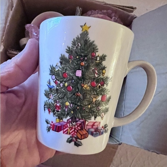 Gibson NOEL MORNING Mugs Holiday‎ Christmas Tree drinkware coffee tea - Picture 1 of 3